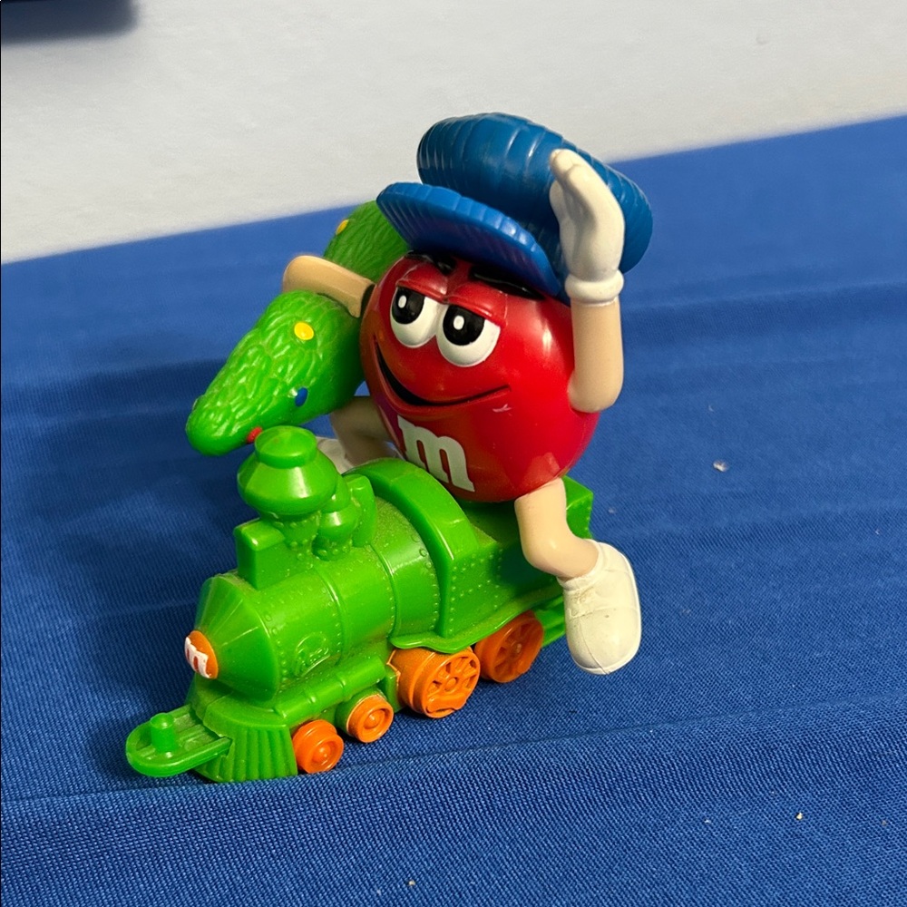 M&M'S Holiday Train Set - Picture 5 of 11